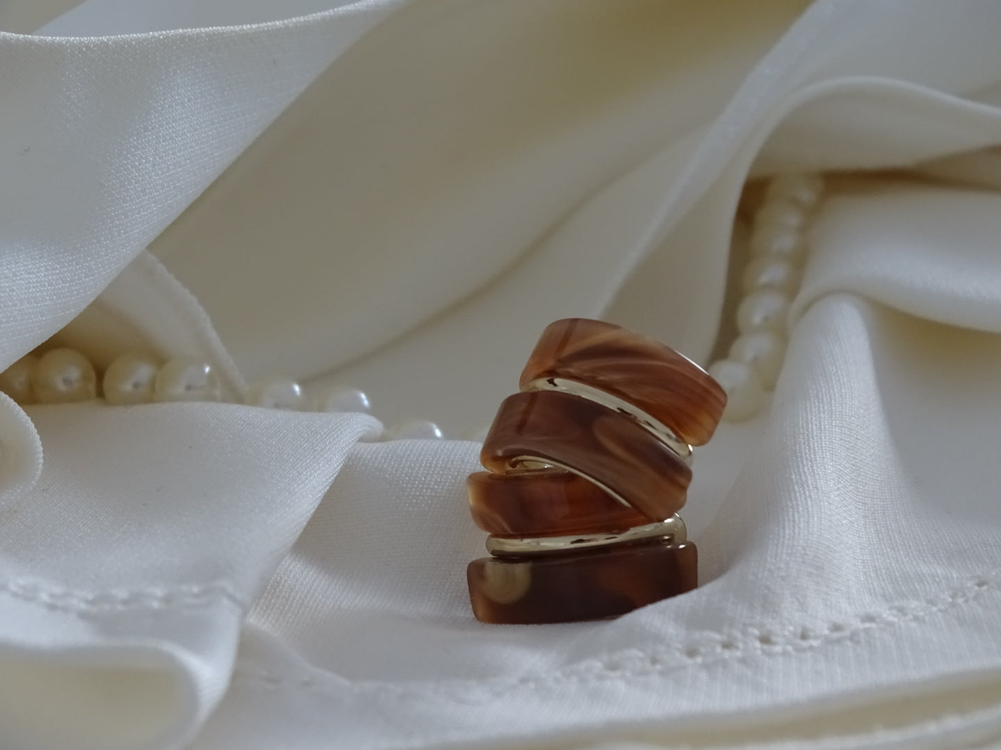 日本無耳洞耳環 - 大理石紋圈形螺絲耳環