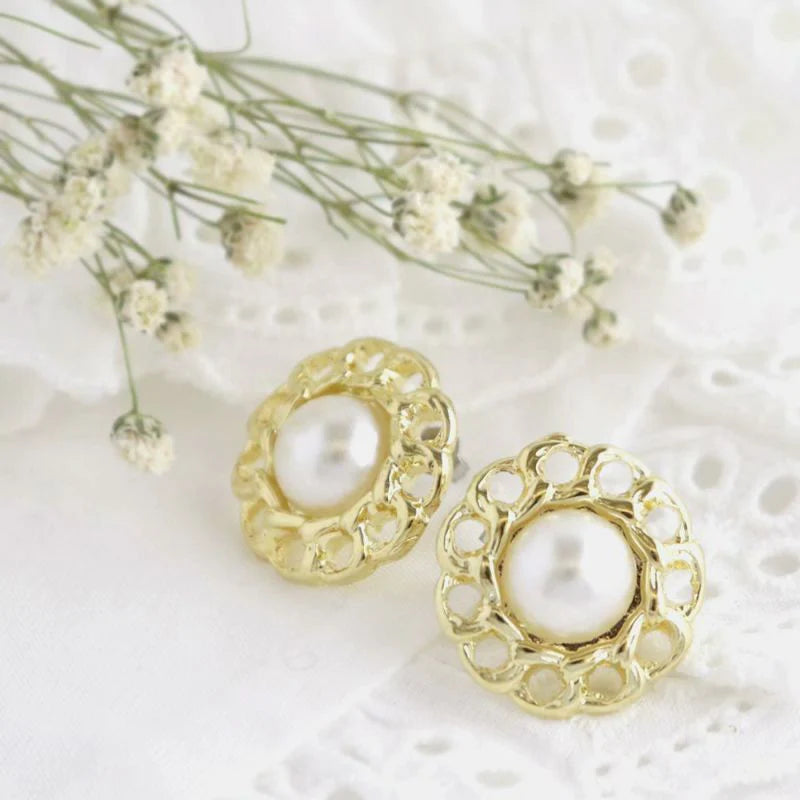 Japanese earrings- Lace Pearl Circle Earrings