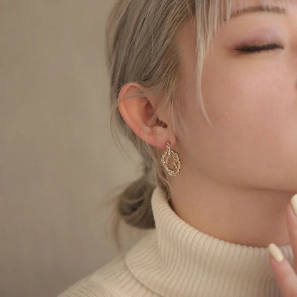 Japanese earrings- Delicate Twisted Chain Stud Earrings