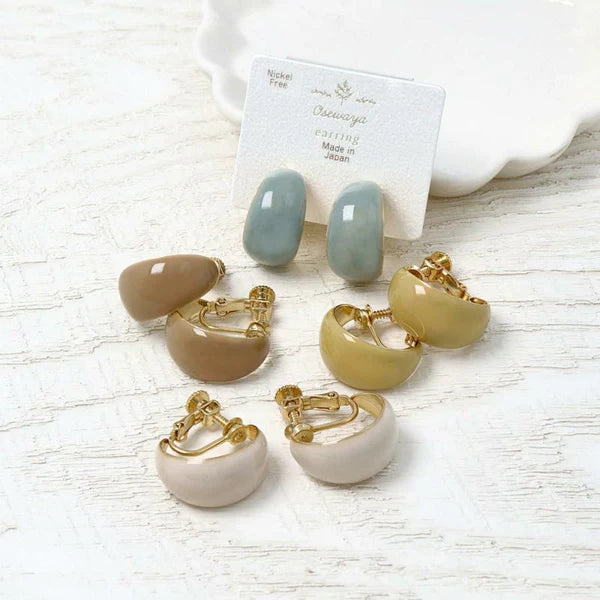 Japanese non-pierced earring- Brown C-shaped screw-back earring- Made in Japan